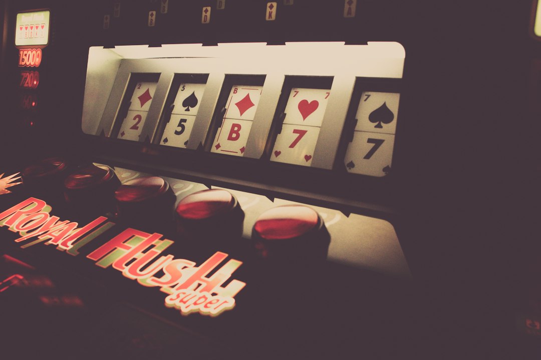 从牌桌记录的颗粒度说起，拆解 QQpoker在现金局、锦标赛后期和多人